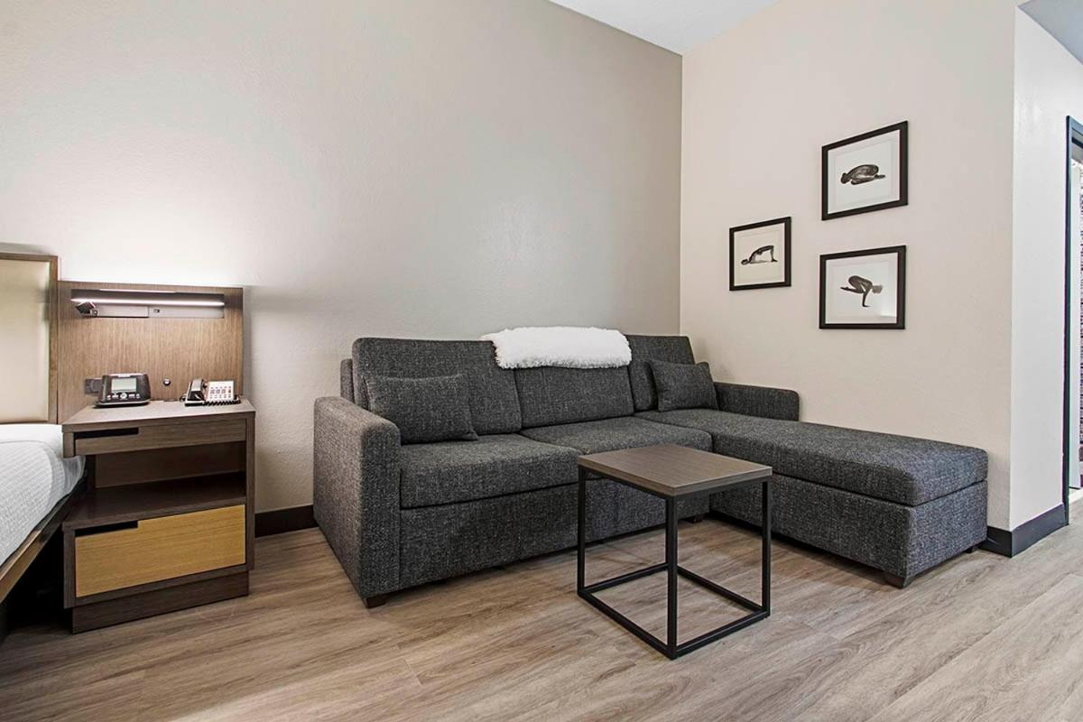 Wingate By Wyndham Macon I-75 Hotel Bagian luar foto
